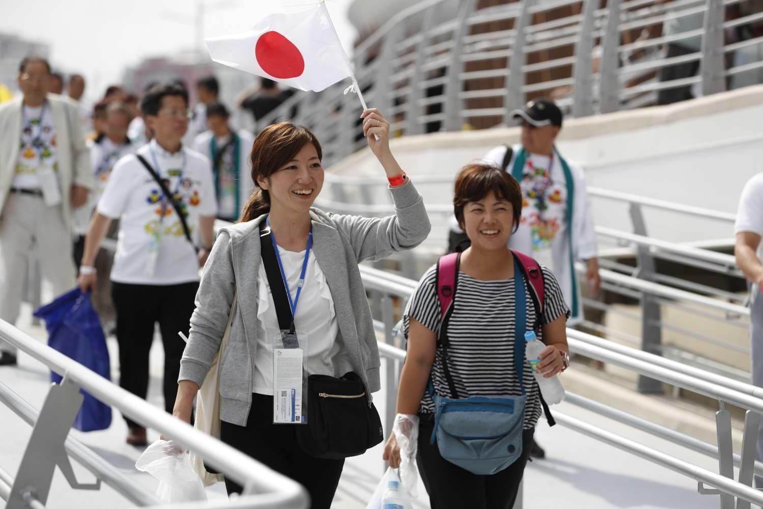 団体旅行イメージ(圧縮)